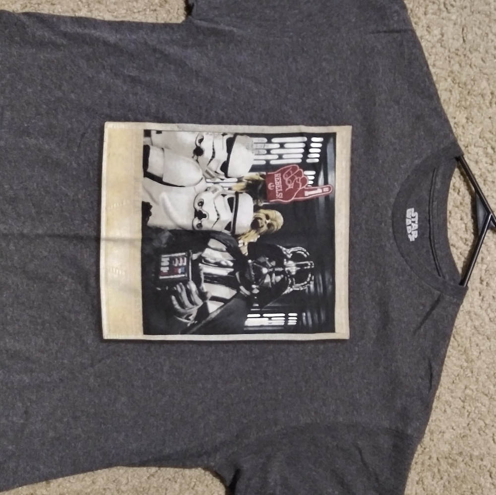 Large Starwars t-shirt - Picture 2 of 3